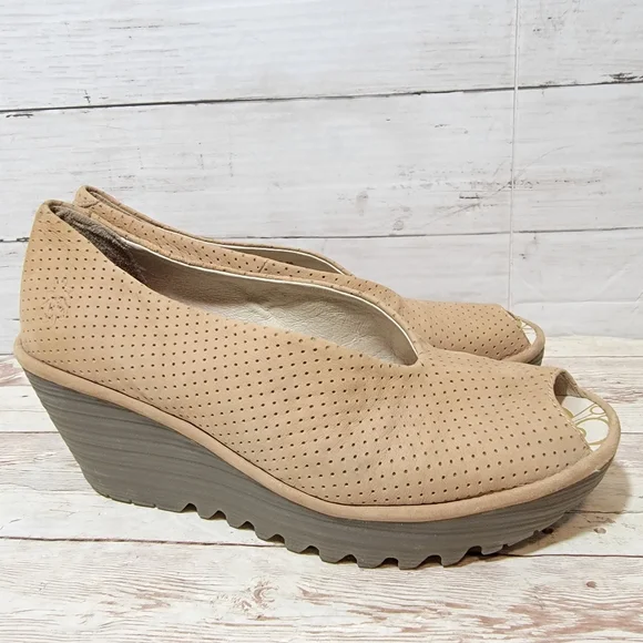 Fly London Yuri perforated Wedges - Picture 3 of 13